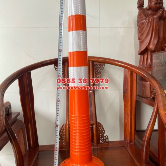 Cọc giao thông