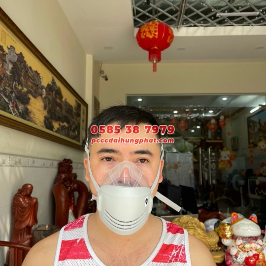 Mặt nạ phòng độc trắng